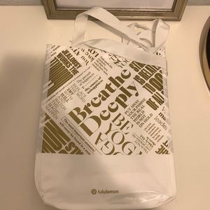 Lululemon reusable bag.